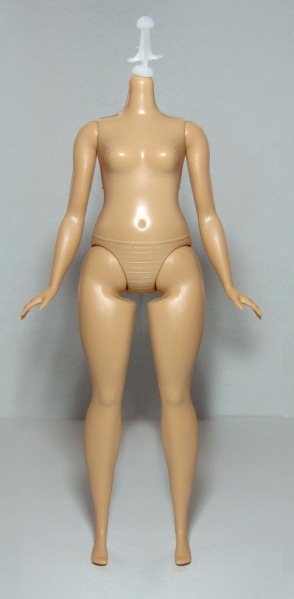 Файл:Curvy Fashionistas Barbie Body 00.jpg