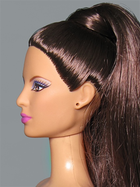 Файл:Loubutin-Glimmer Barbie Mold 3.jpg