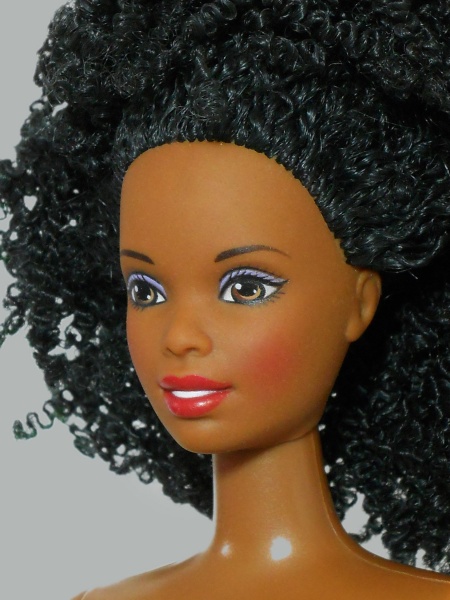 Файл:1990 Asha Barbie Mold 1-2.jpg