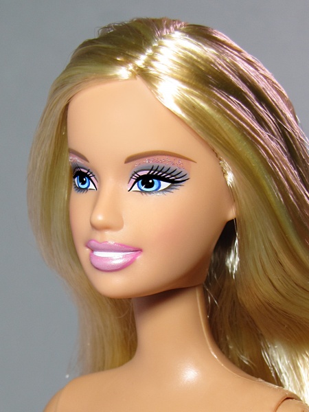 Файл:Barbie 2005 Open Mouth Mold 2.jpg
