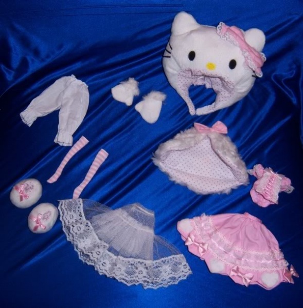 Файл:Pullip Hello Kitty outfit.jpg
