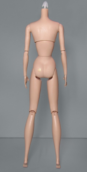 Файл:Poseable Silkstone Barbie Body 2015 05.jpg