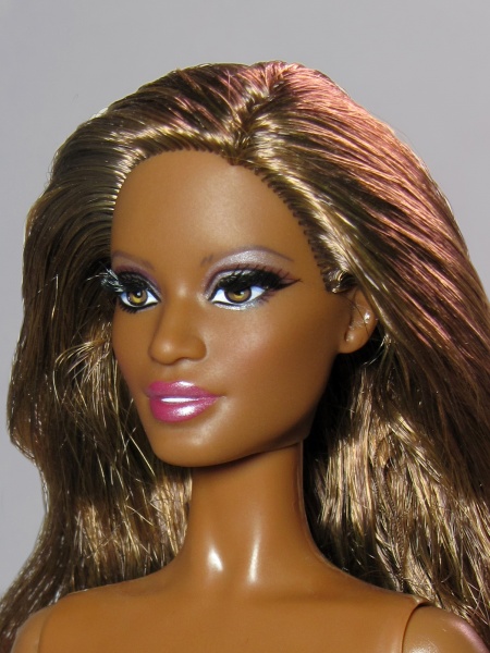 Файл:Pazette Barbie Mold 02.jpg