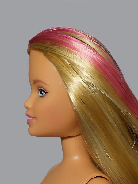 Файл:1995 Teen Skipper Teen Edit Barbie Mold 3.jpg