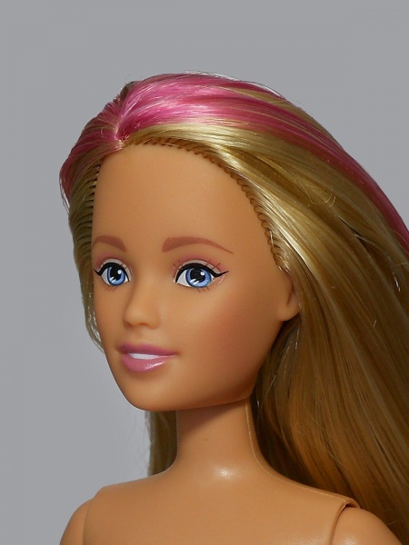 Файл:1995 Teen Skipper Teen Edit Barbie Mold 2.jpg