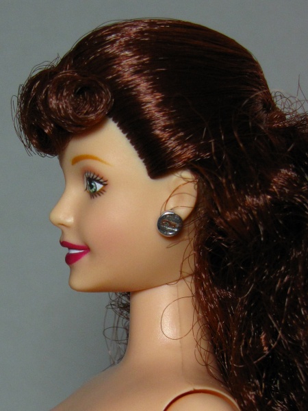 Файл:Chelsie Tori Barbie Mold 3.jpg