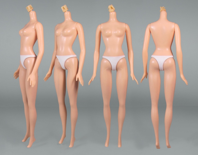 Файл:Short body Barbie 02.jpg