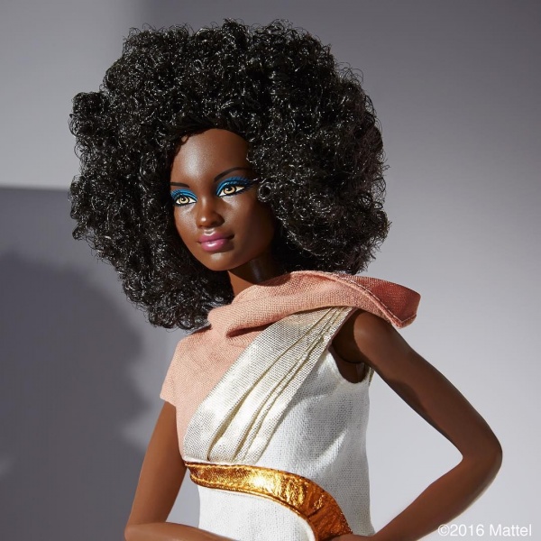 Файл:Barbie Models 6 Fashion Forward Looks 2016 Rick Owens.jpg