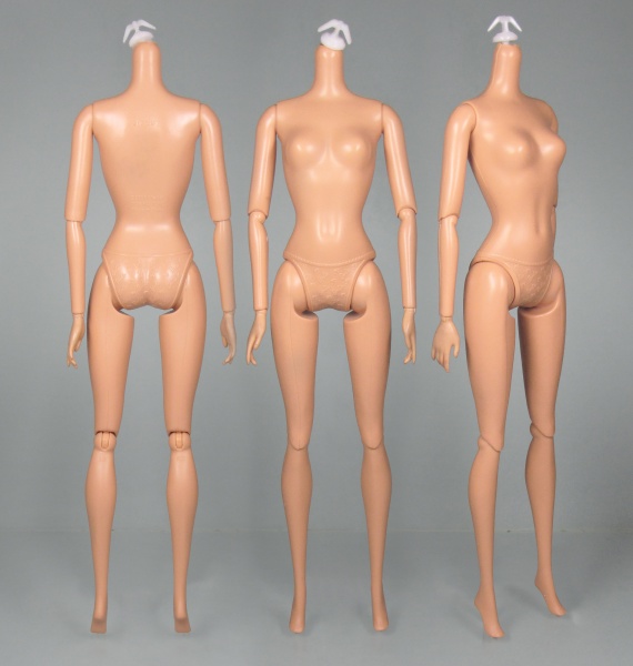Файл:Fashionistas body Barbie 04.jpg