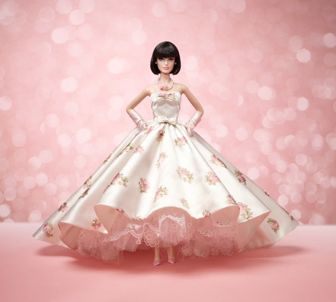 Файл:Springtime Gala Barbie 2013.jpeg