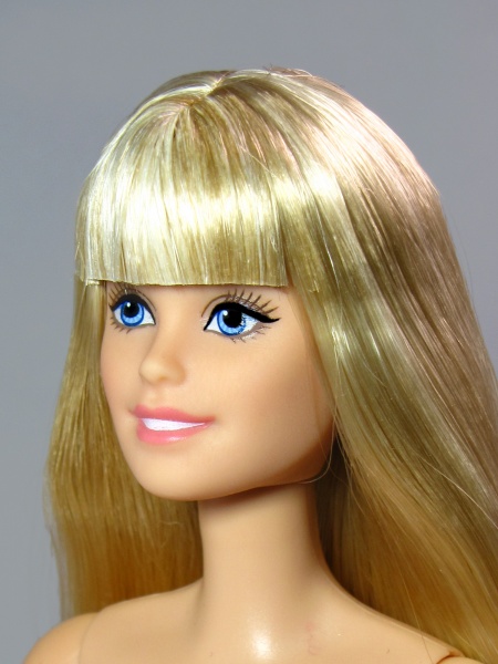Файл:Barbie 2015 Millie Mold 2.jpg