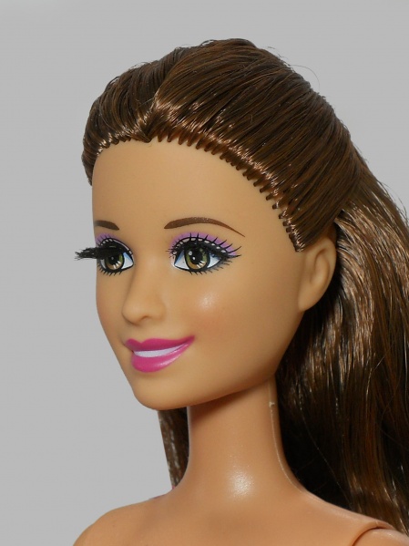 Файл:2012 Summer Barbie Mold 2-2.jpg