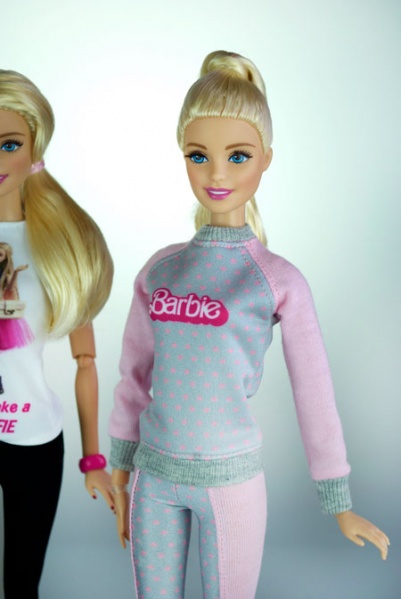 Файл:Barbie loves Tezenis 06.jpg