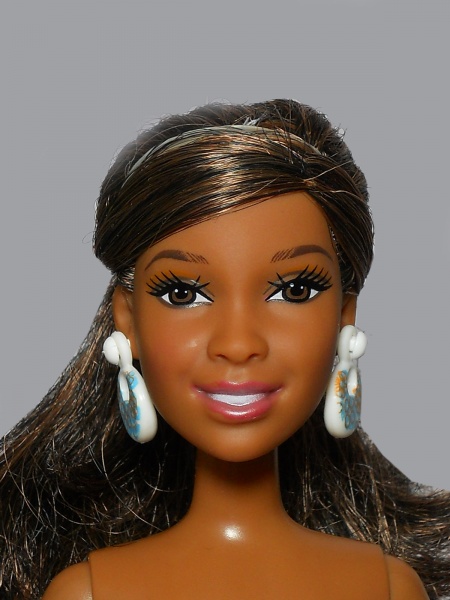 Файл:2001 Desiree Teen Edit Barbie Mold 1.jpg