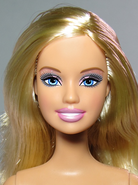 Файл:Barbie 2005 Open Mouth Mold 1.jpg