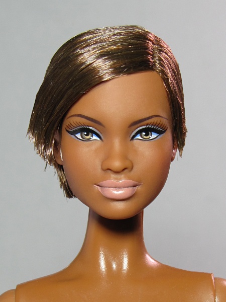 Файл:Mbili Barbie Mold 1.jpg