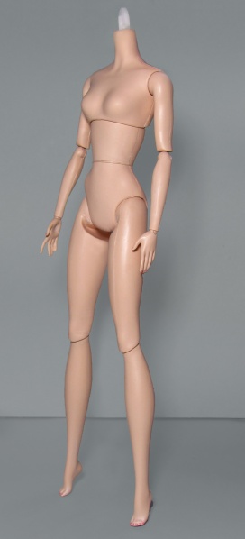 Файл:Poseable Silkstone Barbie Body 2015 02.jpg