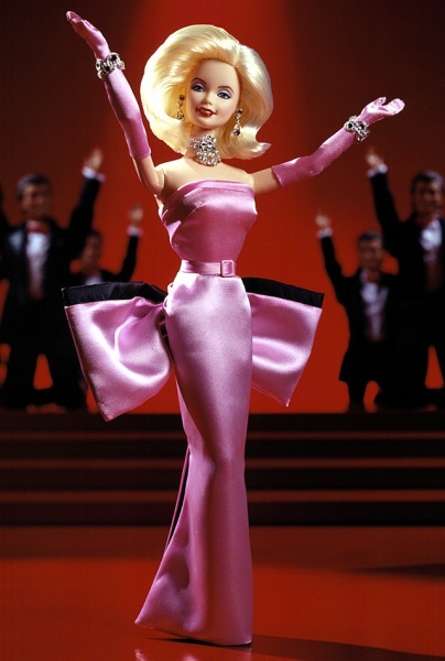 Файл:1997 Barbie Doll as Marilyn in the Pink Dress from Gentlemen Prefer Blondes.jpg