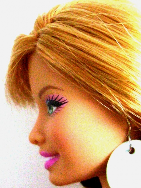 Файл:Barbie Саммер профиль makeup.jpg