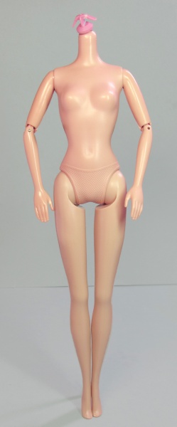 Файл:Belly Button Barbie 08.jpg