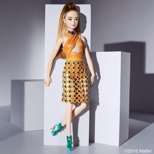 Файл:Barbie Models 6 Fashion Forward Looks 2016 Balmain.jpg