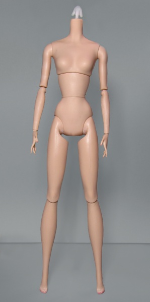 Файл:Poseable Silkstone Barbie Body 2015.jpg
