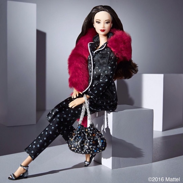 Файл:Barbie Models 6 Fashion Forward Looks 2016 Sonia Rykiel 02.jpg
