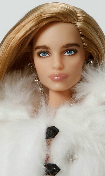 Файл:Natalia Vodianova Barbie Prototype 2016 02.jpg
