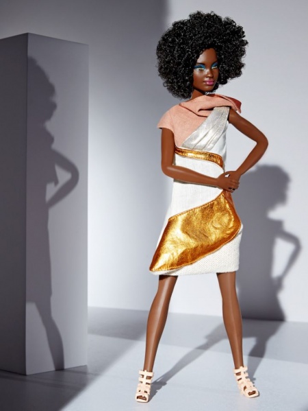 Файл:Barbie Models 6 Fashion Forward Looks 2016 Rick Owens 02.jpg