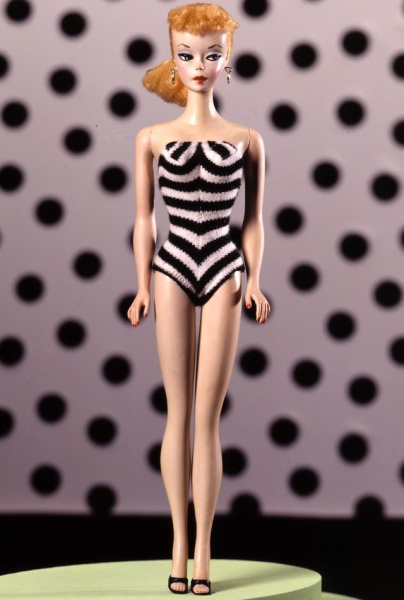 Файл:35th Anniversary Barbie 1994.jpg