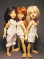 Xenis Fine Wooden Dolls — шарнирные куклы из дерева.