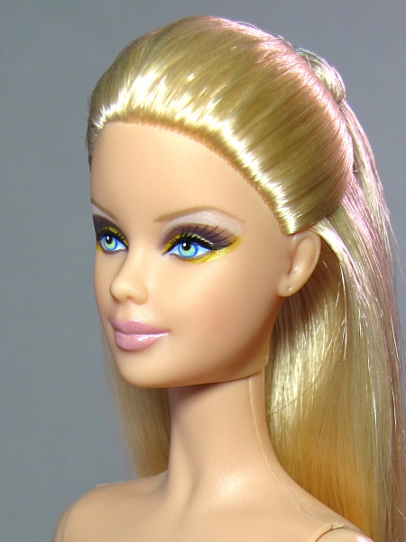 Файл:Mackie Barbie Mold 2.jpg