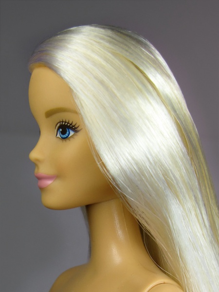 Файл:2015 Millie Barbie Balloon Head Mold 3.jpg
