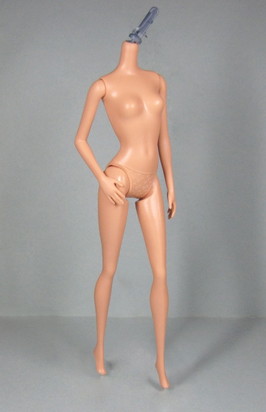 Файл:Posing body Barbie 01.jpg