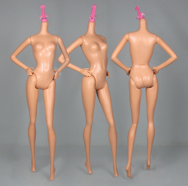Файл:Posing body Barbie 03.jpg
