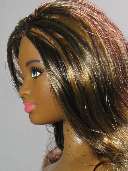 Файл:Mbili Barbie Mold 2 3.jpg