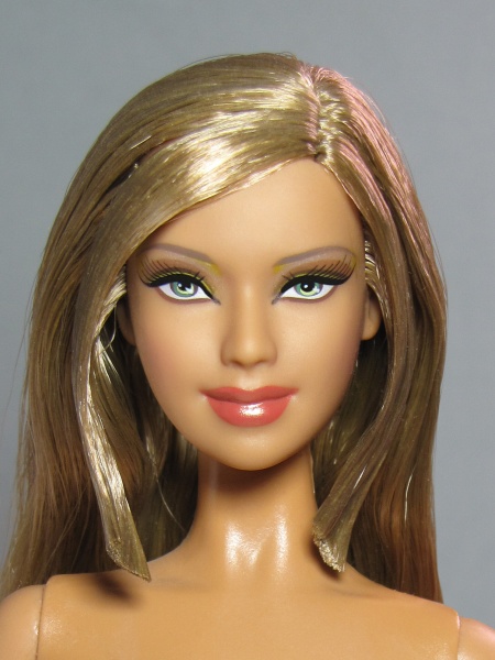 Файл:Tango Barbie Mold 1.jpg